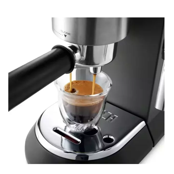 DeLonghi Ekspres ciśnieniowy kolbowy czarny EC 685.BK