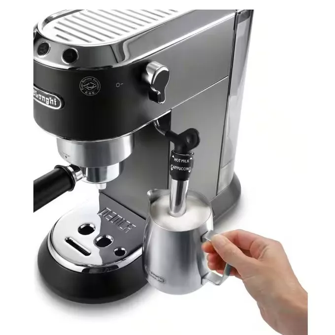 DeLonghi Ekspres ciśnieniowy kolbowy czarny EC 685.BK